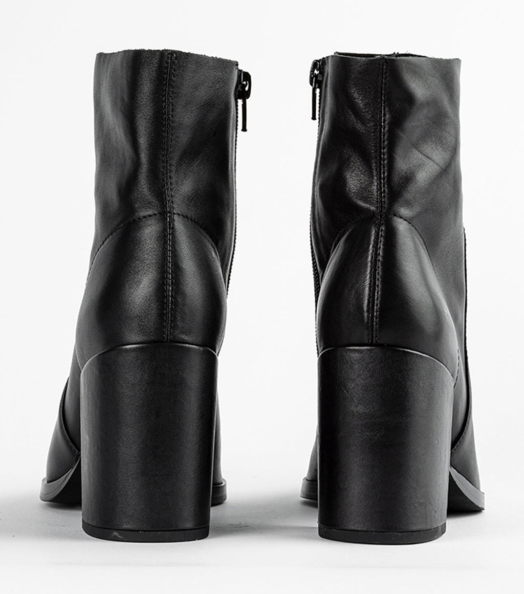 Brazen Black Luxe