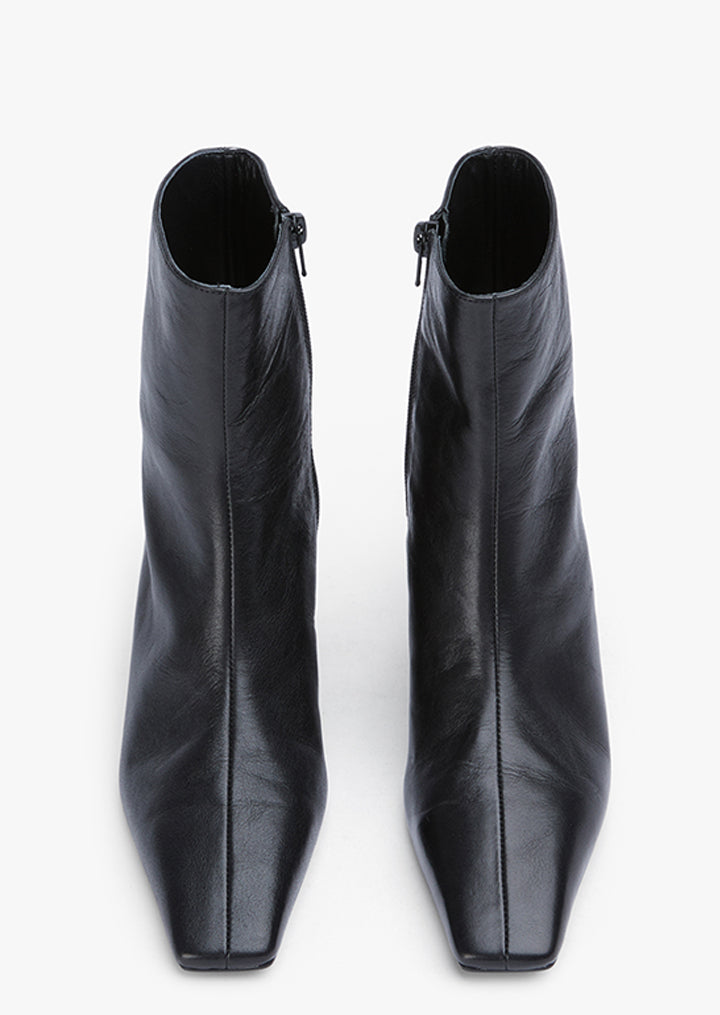 Estelle Black Vintage