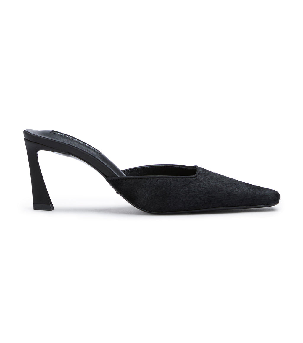 Jasmin Black Pony