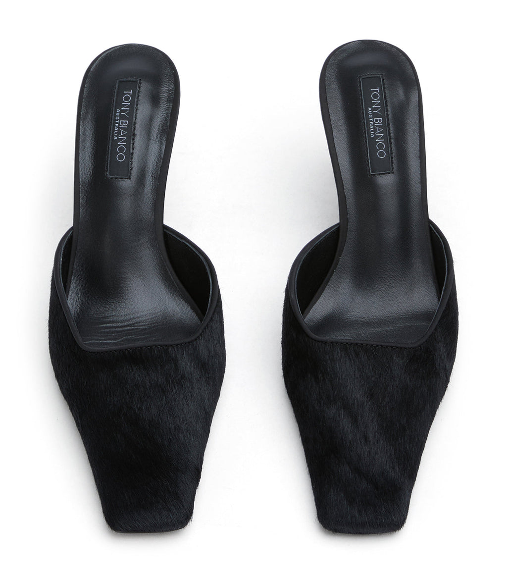 Jasmin Black Pony