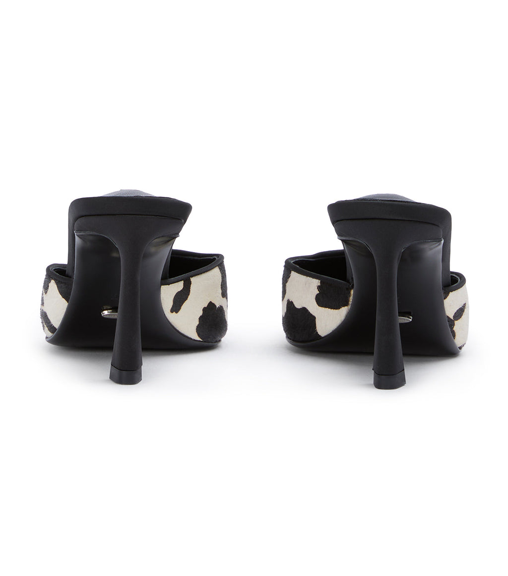 Jasmin Black/White Pony