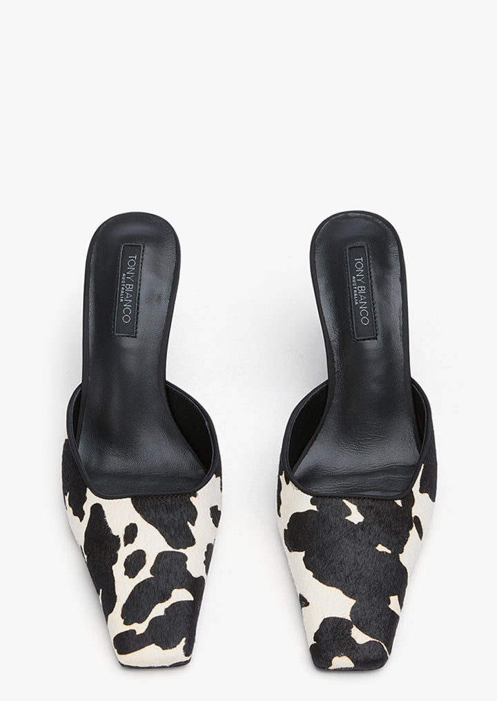 Jasmin Black/White Pony